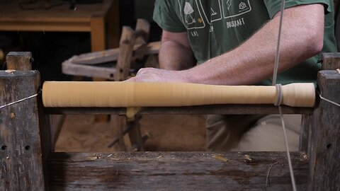 MAKING A BAT WITHOUT ELETRICITY - Pole Lathe