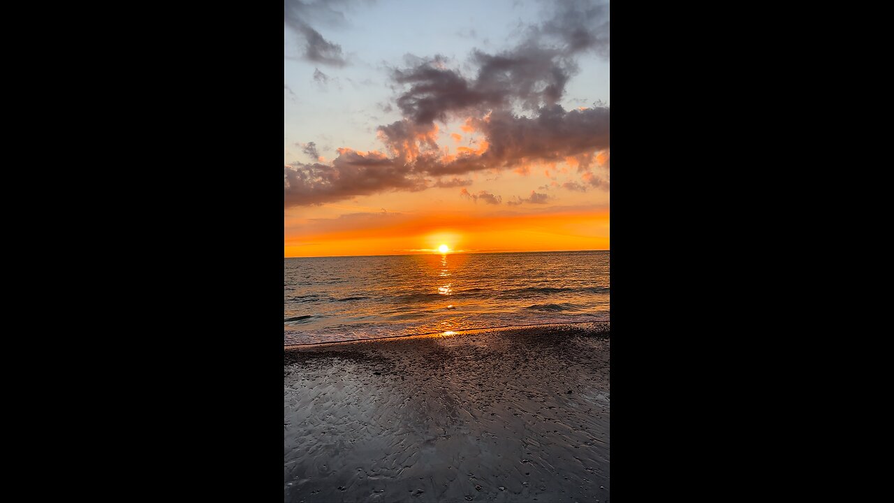 Sunset over Resident’s Beach 4K