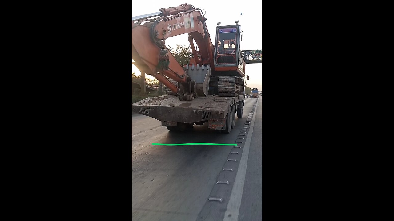 Excavator Hitachi traveling on truck @pakistanisairsapatee