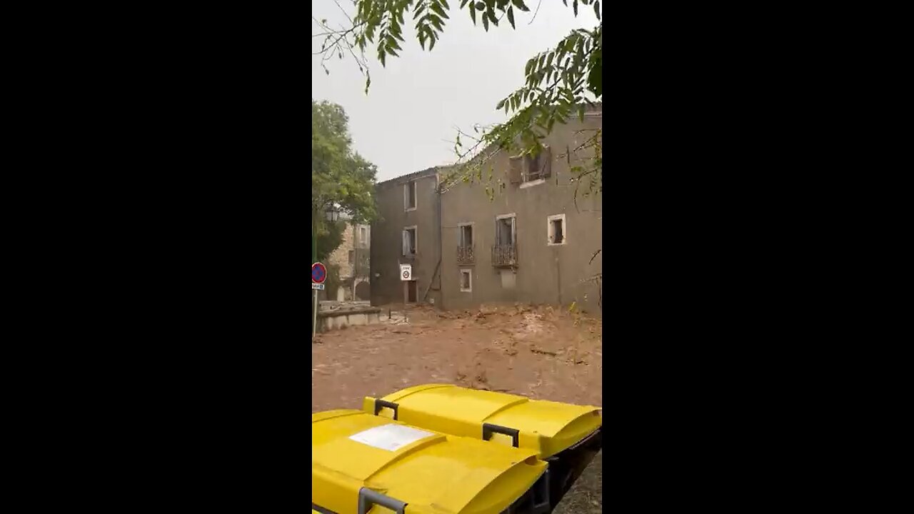 #Happening in Saint-Martin-de-Londres in Hérault, France is flooding. More than 100mm of rain has