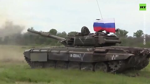 Tank Repair - Russian army restores tanks & other military equipment & put them back into service