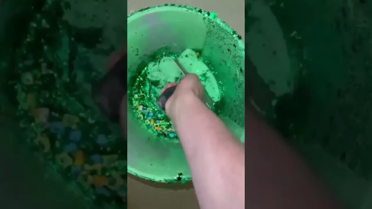 #shortsvideos #slimeee #jellycubeslime #pokingslime #slimeasmrvideo #slimeworld satisfying video