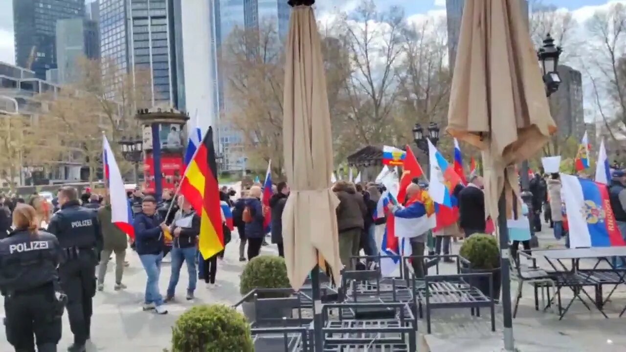🇩🇪🇷🇺Hundreds Of People With Flags Came Out To Support Russia In The German City Of Frankfurt & Main!