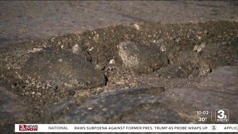 Omaha drivers frustrated as potholes make yearly return