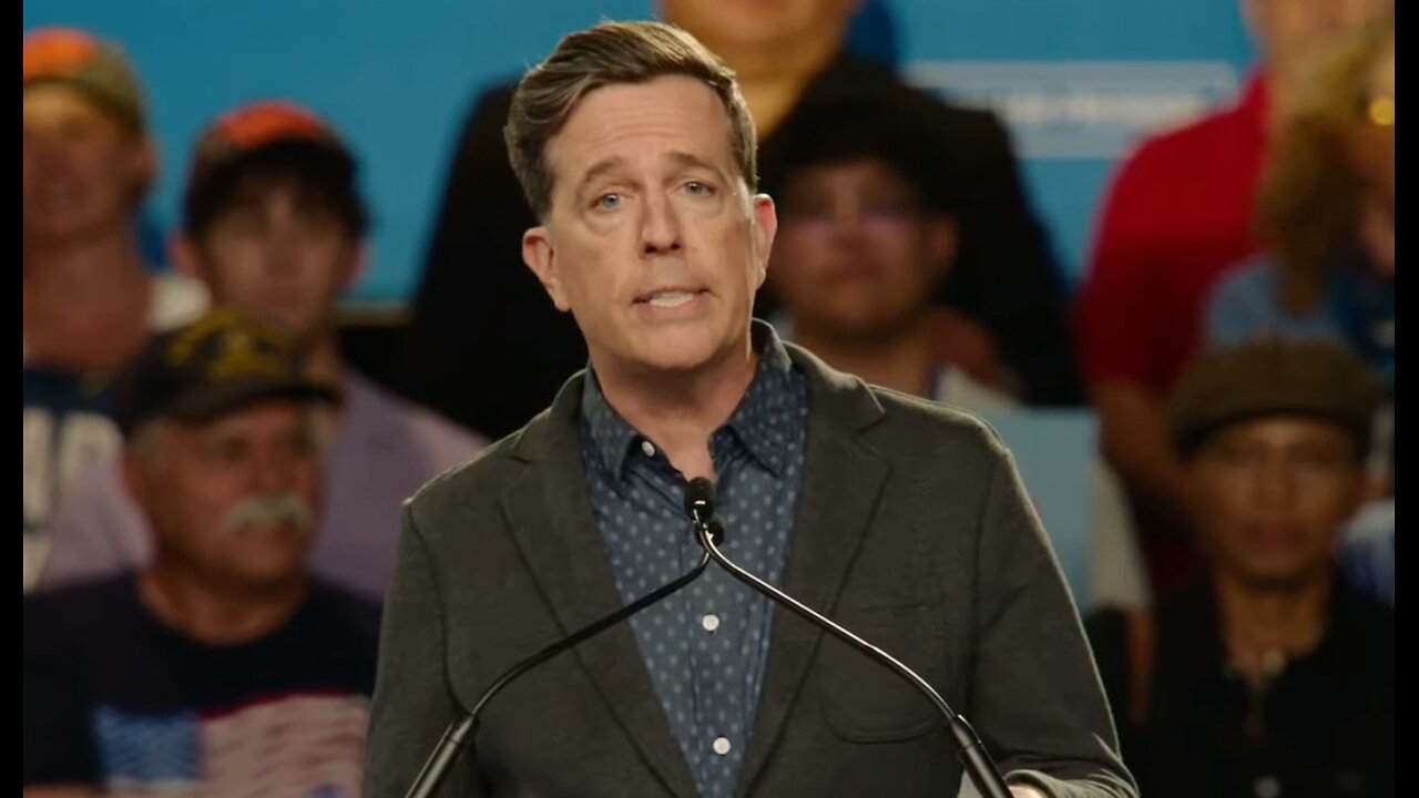 DON’T WAKE UP TO CHAOS! Ed Helms endorses Kamala, Tim Walz, attacks Trump at Reno NV rally
