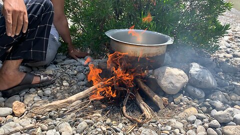 Cooking outside in pakistan