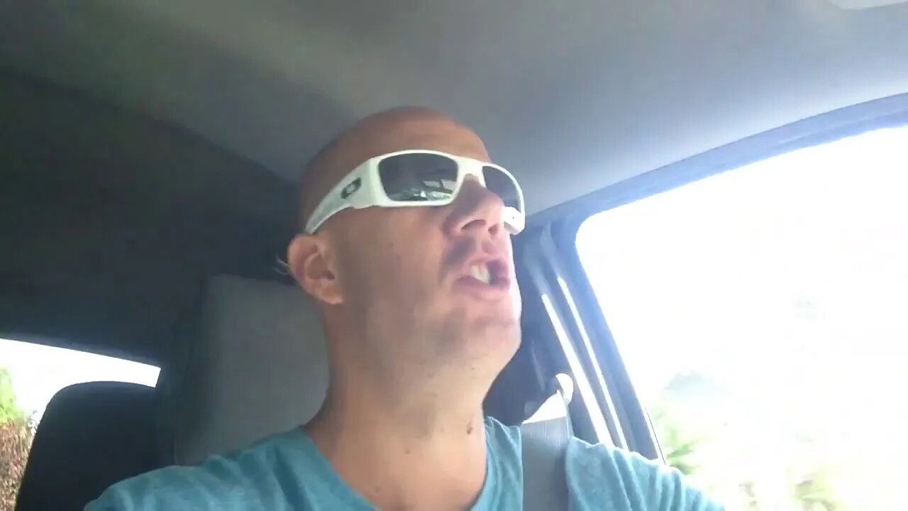 This whiteboy can't rap. STFU!