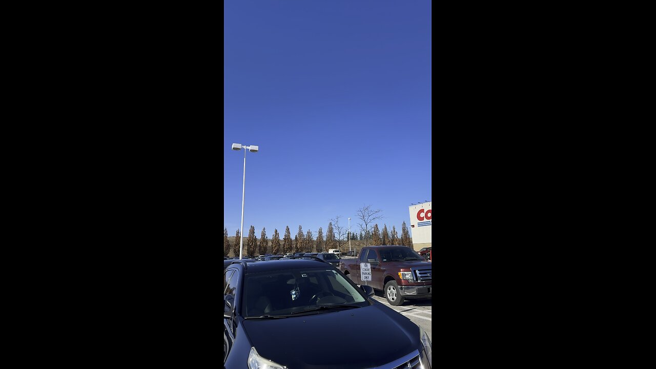 Good News - No Chemtrails in Toronto Canada today and it Feels like Spring