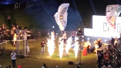 Momento em que Estátua do Dinamite foi revelada