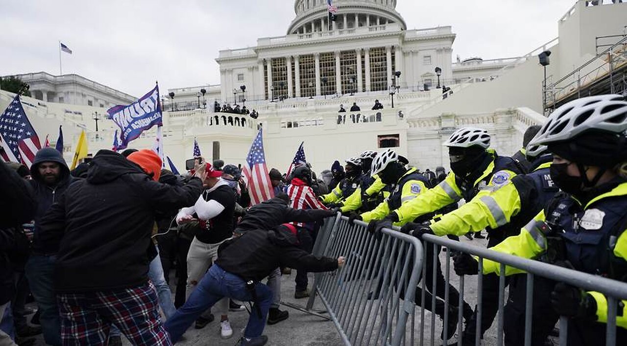 DOJ Seeks 25-Year Prison Sentence for Oath Keepers Founder for Role in Jan. 6 Attack on U.S. Capitol