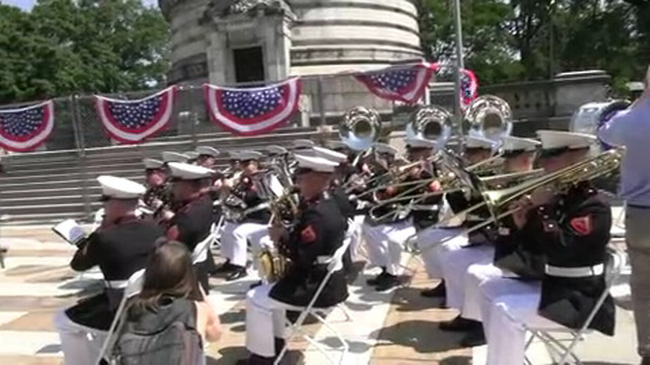 Quantico Marine Band performs at the Soldiers’ and Sailors’ Monument in New York during Fleet Week