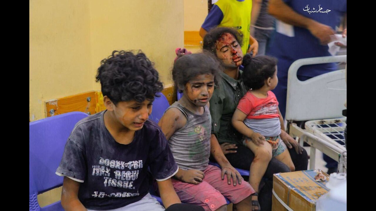 Israel lanzaron bengalas sobre el hospital Al-Shifa en Gaza.