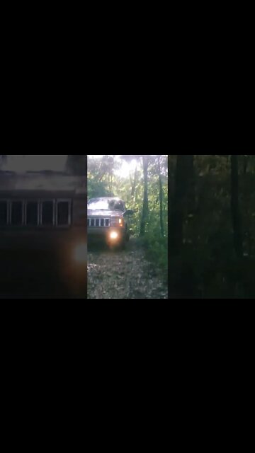General Grievous, 98 Jeep ZJ chasing after his Jedi pray.