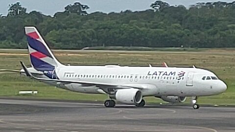 Airbus A320 PR-TYT pousa em Manaus vindo de Brasília