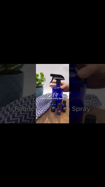 Want to quickly freshen up your fabrics naturally? Try this #diy fabric refreshing spray. #easydiy