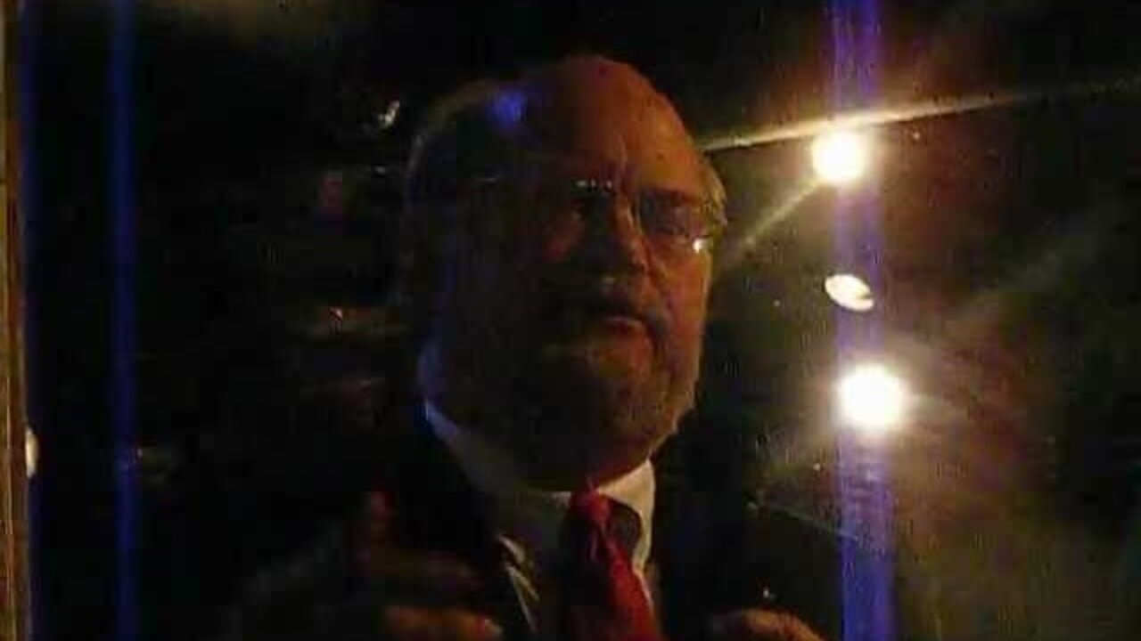 Tom Weaver on Polls.AVI