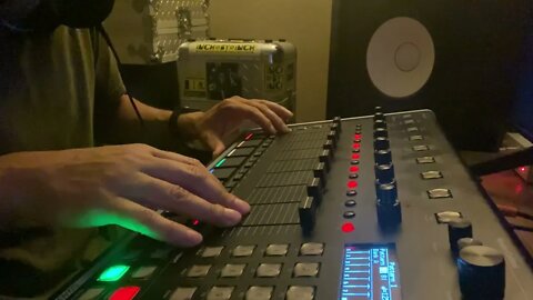 A Sunday funday with this deep groove using the isla instruments s2400