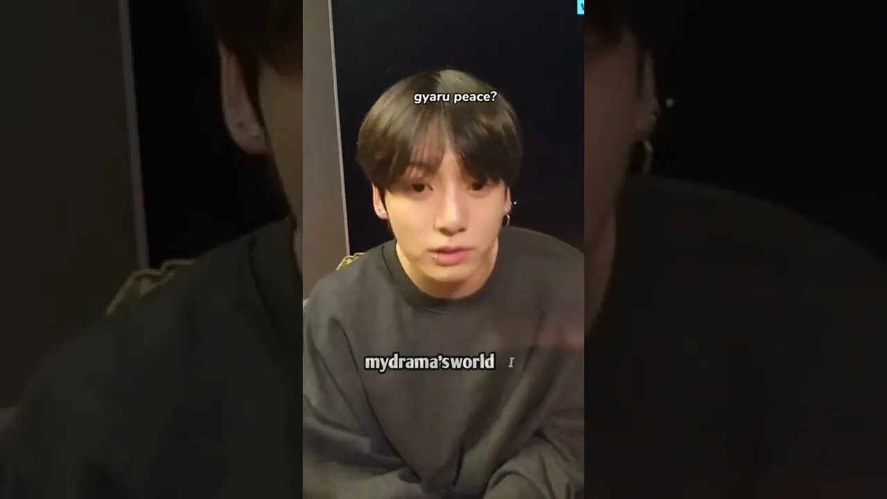 the way he said 'dont know' is soo cute 😭😭