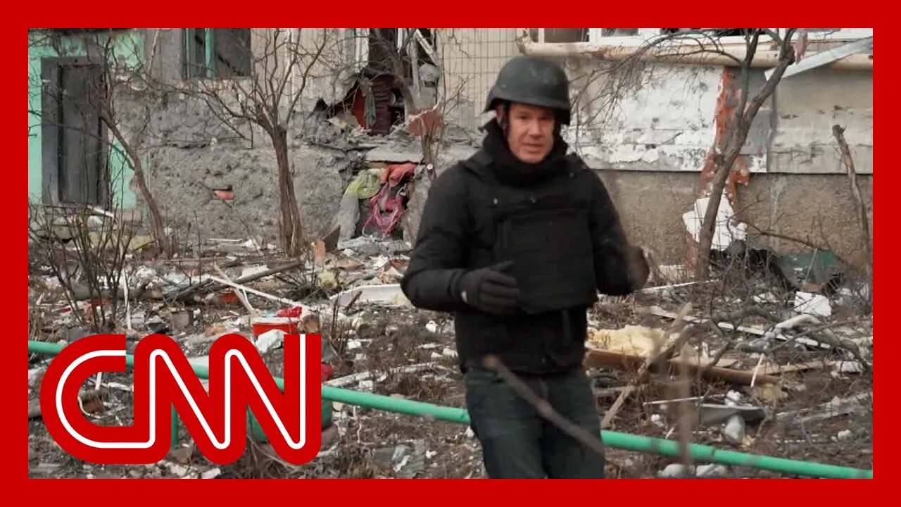 CNN reporter walks through town Russia is 'struggling' to seize