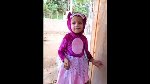 Little girl sings adorably on camera