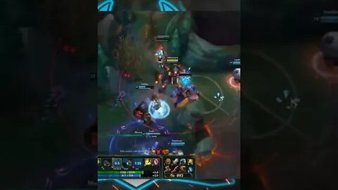 COULDN'T ASK FOR A BETTER TEAMFIGHT #shorts #leagueoflegends #league #lol #fyp