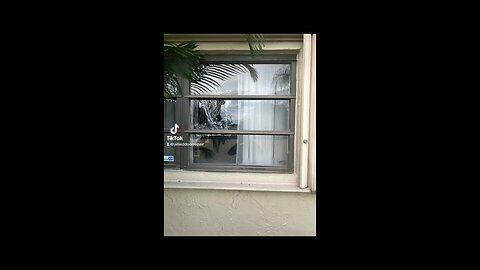 Window glass replacement and glazing In Pompano Beach, Fl.