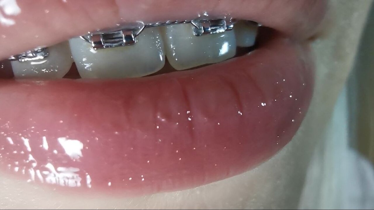 asmr lens licking
