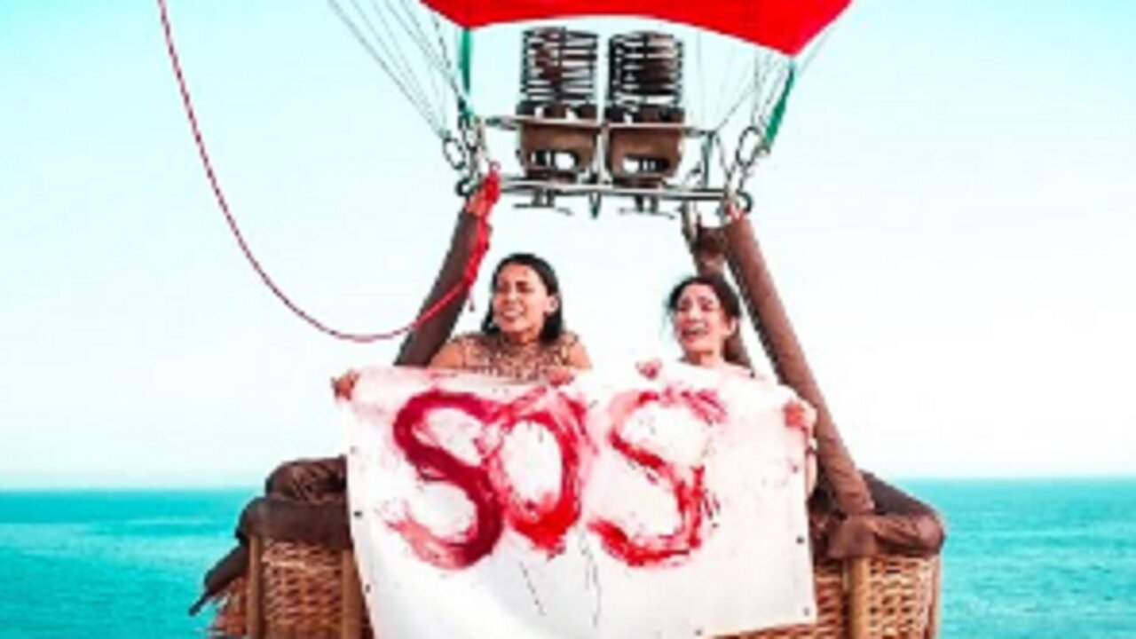 For 7 Days, 2 Girls Are Trapped In The Air Without Any Food or Water