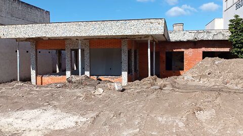 Em breve essa casa abandonada não existirá mais