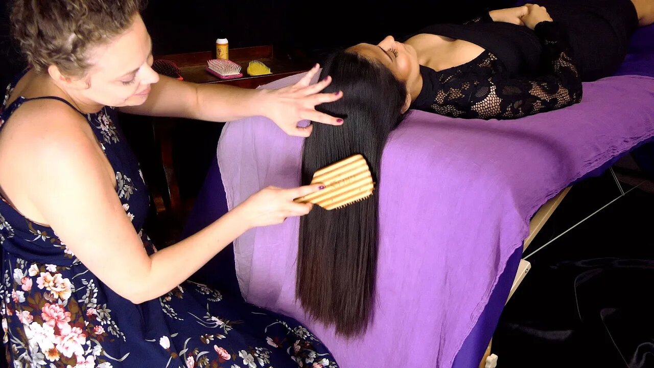 ASMR💕 Beautiful Hair Brushing, Very Relaxing with Soft Whispers 😴