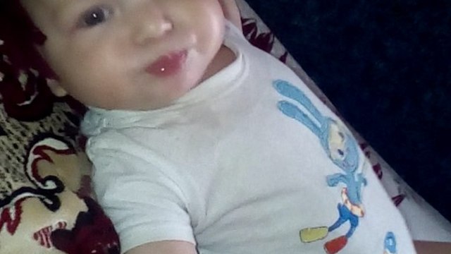 Baby makes funny lips