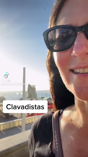 Ppl come from all over to see the cliff divers. 🤩