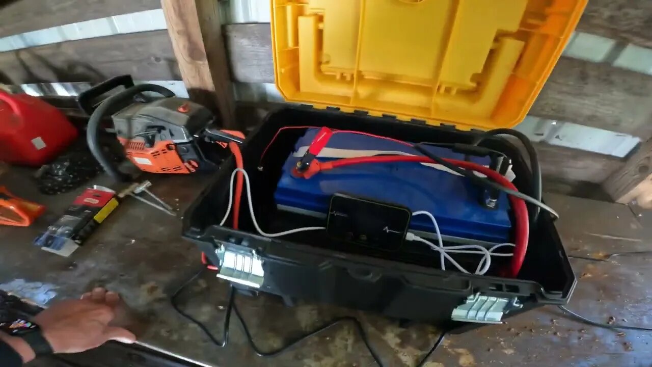 DIY SOLAR CHARGER SHARPING CHAIN SAW