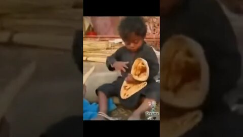 poor kid reaction seeing food