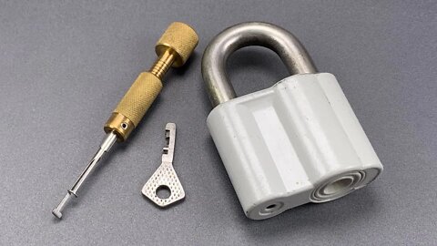 [1073] Russian “Honest Protection” Padlock Picked With Custom Tool