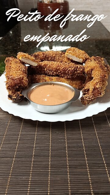 Peito de frango empanado shorts