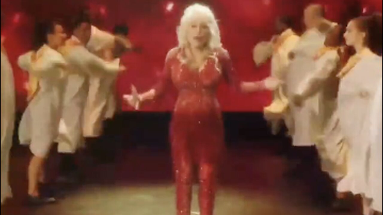 Dolly Parton Performed Her Song “Go to Hell” During a Christmas Special