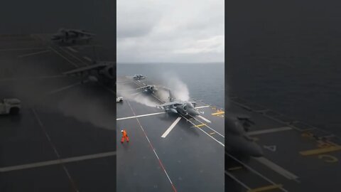 إقلاع طائرة من حاملة طائرات Aircraft carrier