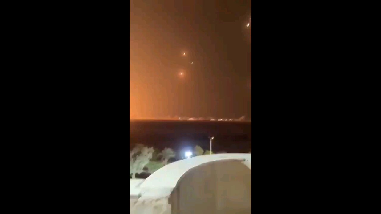 Heavy bombings at Nevatim Airbase.