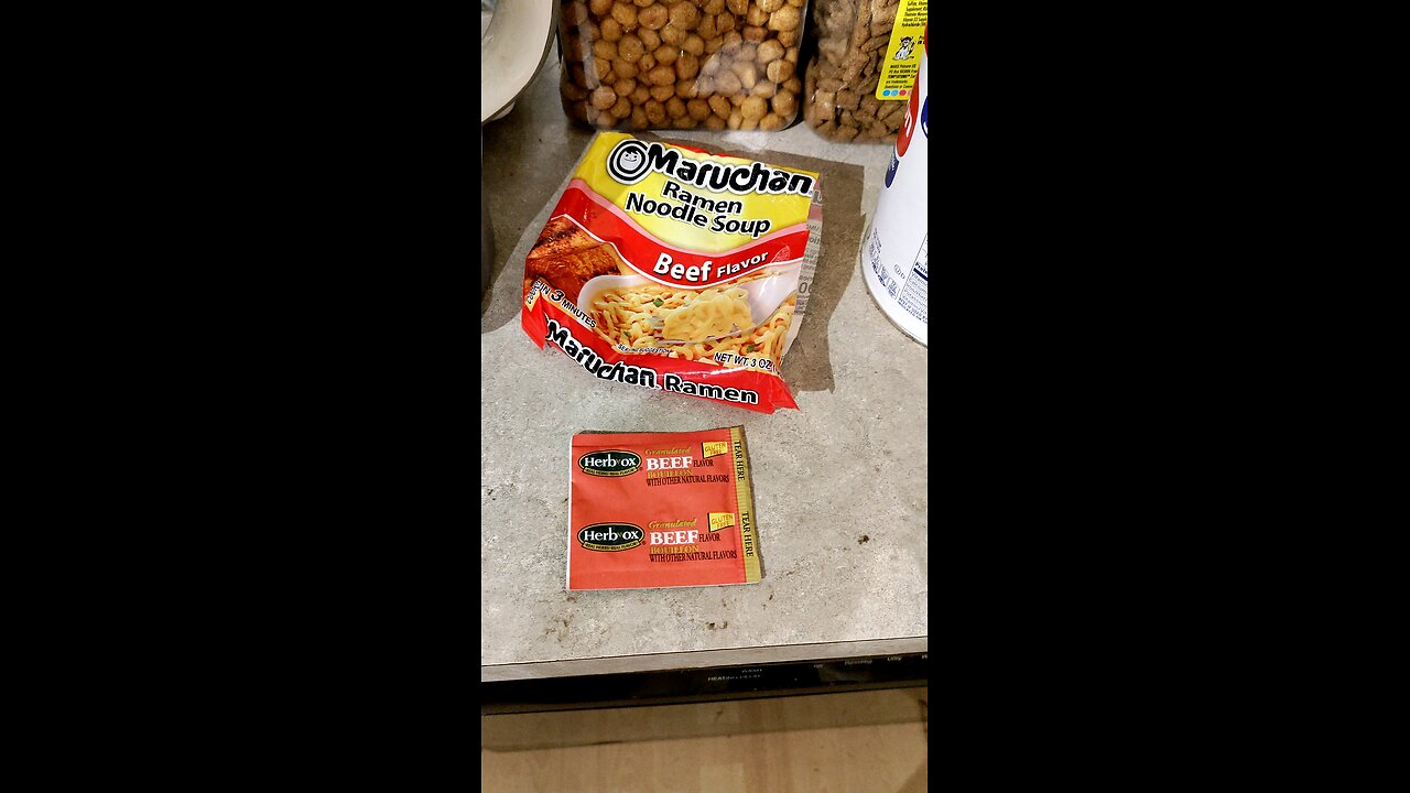 Eating Maruchan Ramen Noodle Beef Flavor, Dbn, MI, 11/9/24