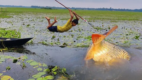 Rain season Fish Catching jumping Boat Bamboo Amazing Fish Catching Lot Of Big Monster