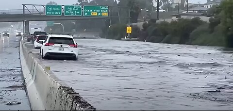 Unexpected flash floods in San Diego destroys homes, roads