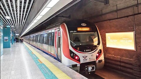 Raul in the subway🚇🚉