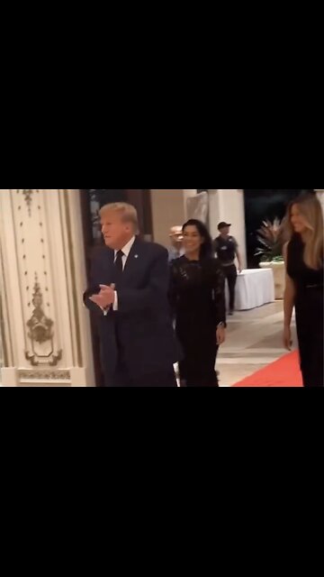 President Trump and Melania entered Mar-a-Lago with Vivek and his wife last night.
