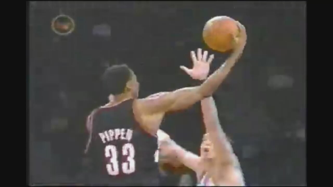 Scottie Pippen 14 Points 5 Ast @ Grizzlies, 2002-03.