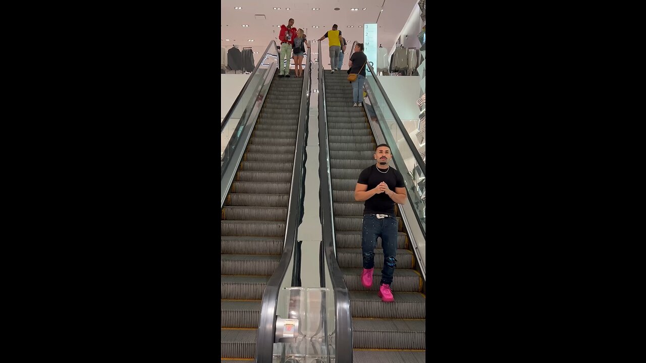 I Ran From The Boyfriend & Security GAURD ππ»ββοΈππΎπ¨