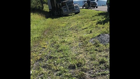 KENWORTH W900 IN THE DITCH UPSTATE NY
