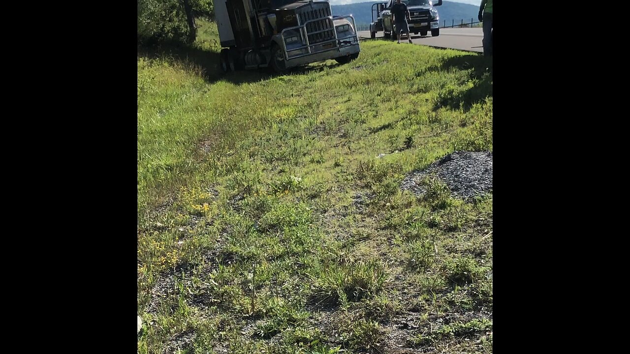 KENWORTH W900 IN THE DITCH UPSTATE NY