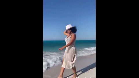 شاهد تجميعة فيديوهات الميلف رانيا يوسف وهي تستعرض جسمها ومؤخرتها 