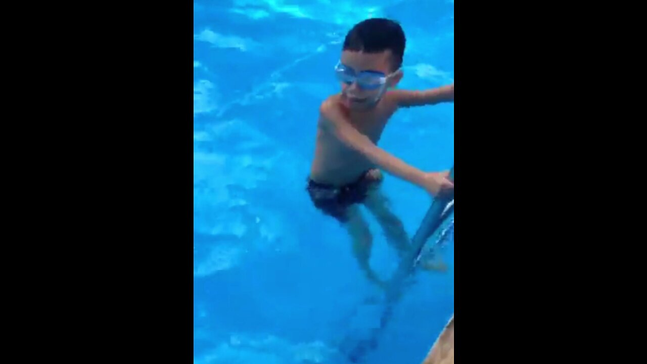 The Kids Go Swimming Really Happy